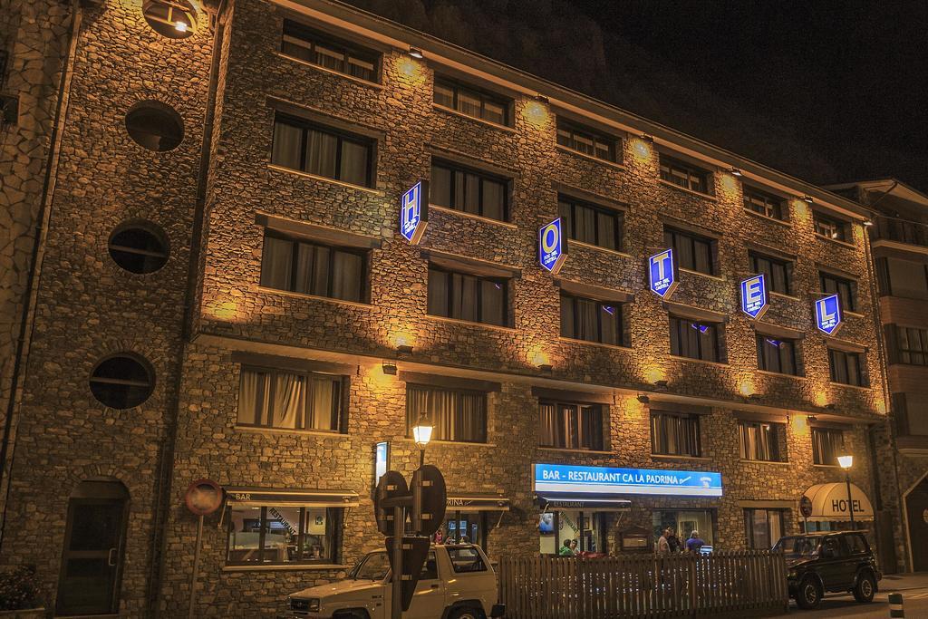 Apartamentos Turisticos Roc Del Castell กานีโญ ภายนอก รูปภาพ