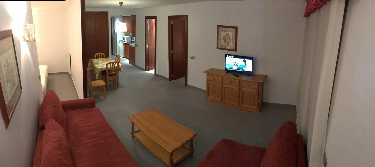 Apartamentos Turisticos Roc Del Castell กานีโญ ภายนอก รูปภาพ