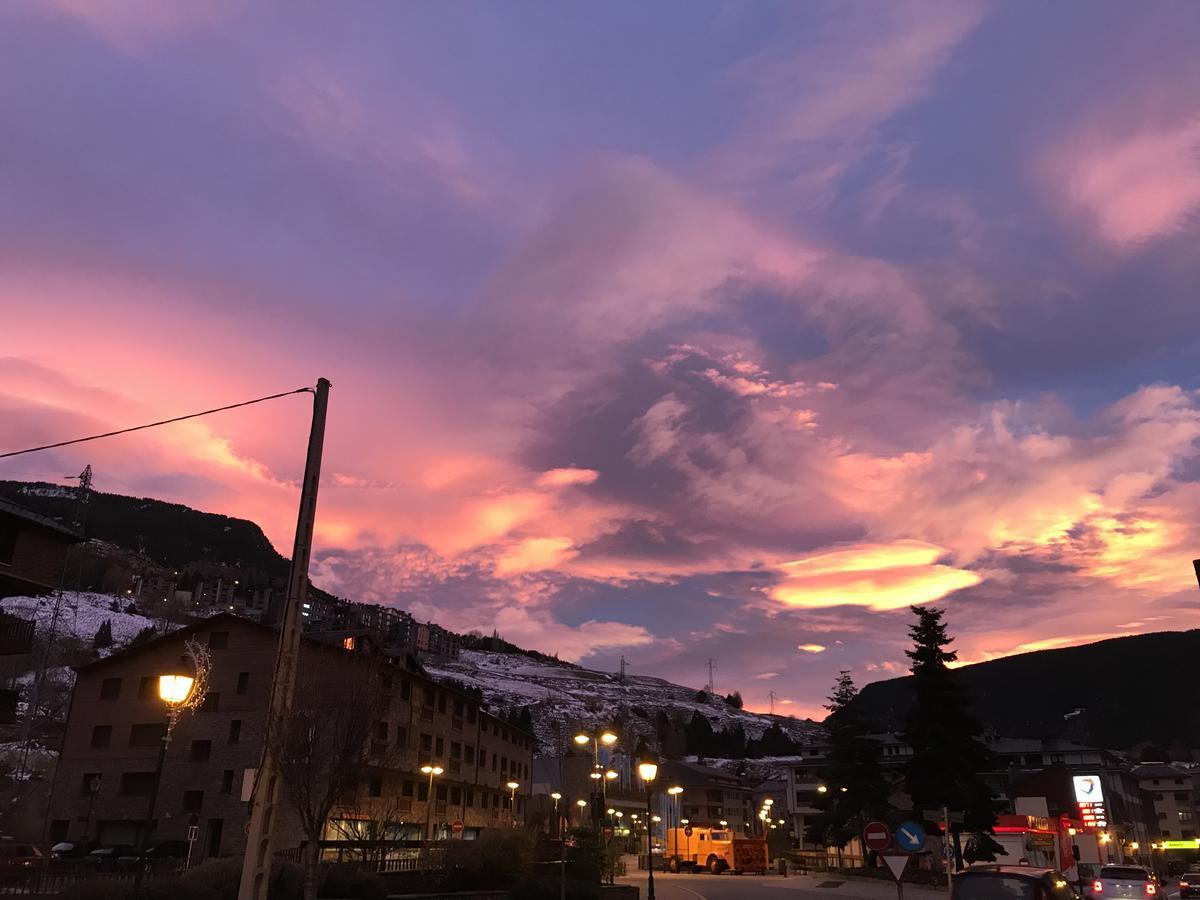Apartamentos Turisticos Roc Del Castell กานีโญ ภายนอก รูปภาพ