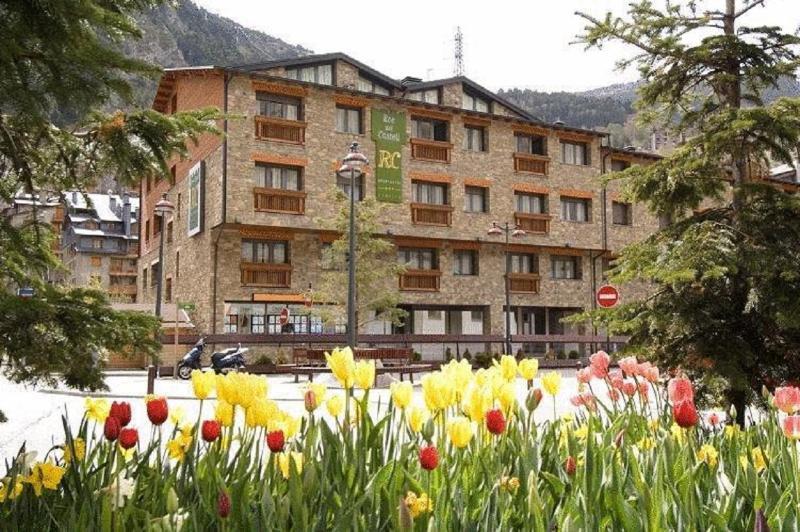 Apartamentos Turisticos Roc Del Castell กานีโญ ภายนอก รูปภาพ