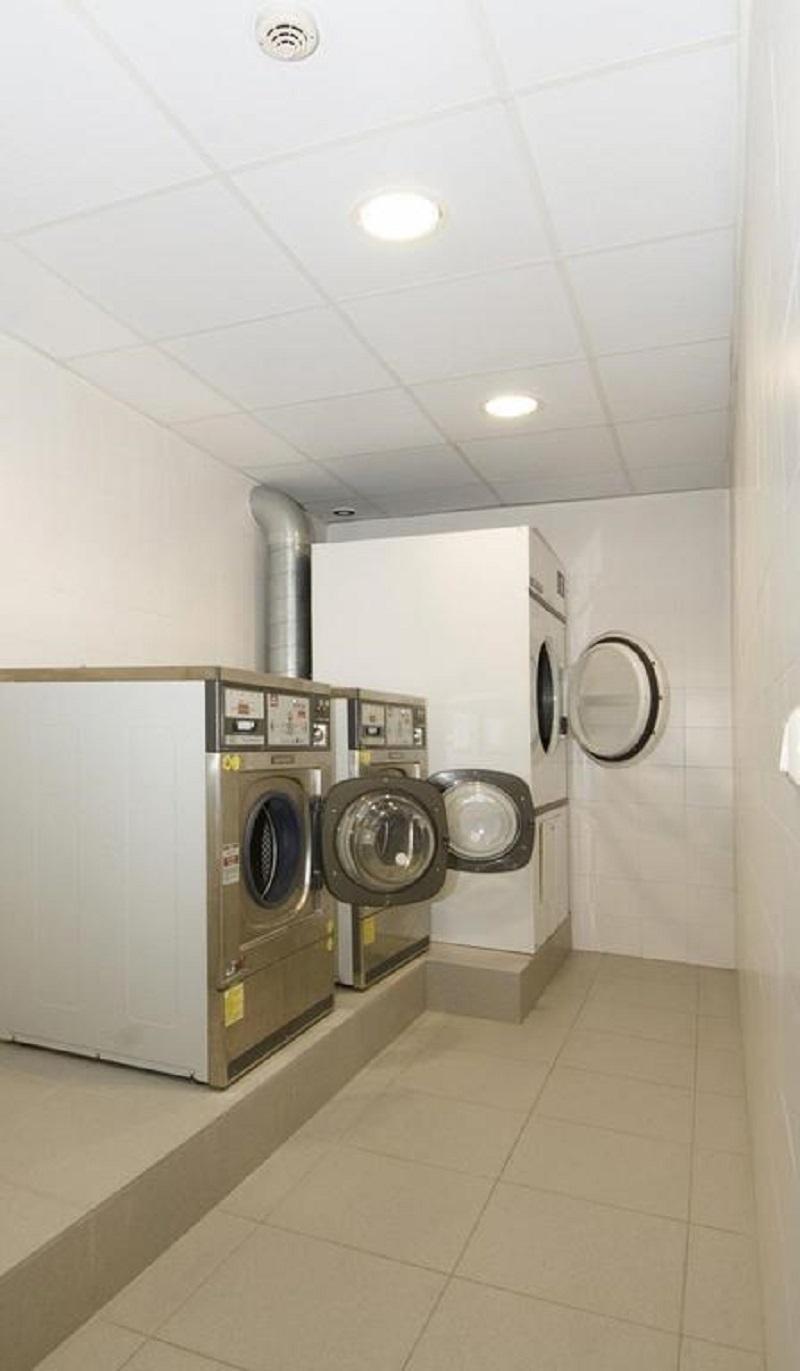 Apartamentos Turisticos Roc Del Castell กานีโญ ภายนอก รูปภาพ