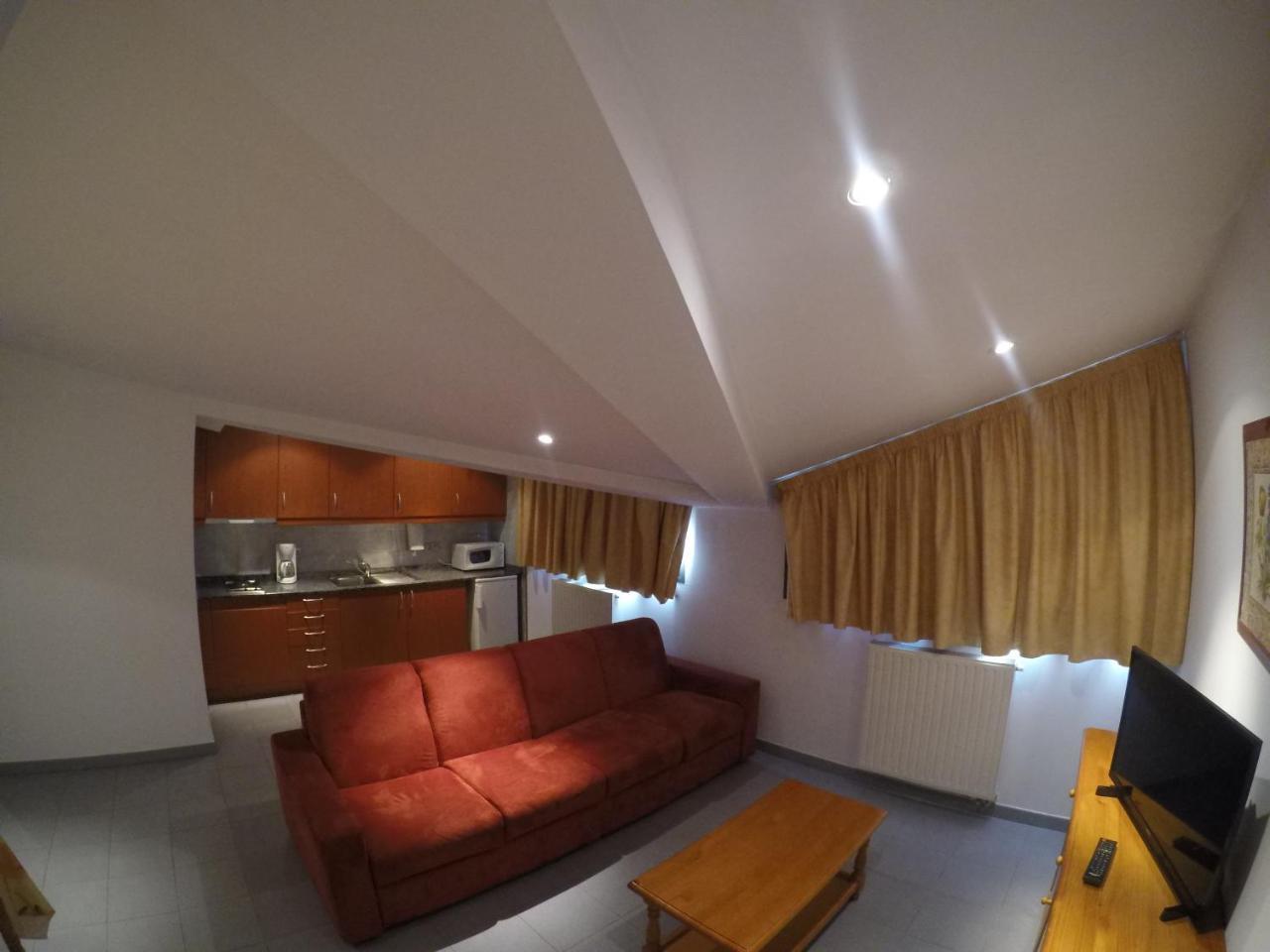 Apartamentos Turisticos Roc Del Castell กานีโญ ภายนอก รูปภาพ