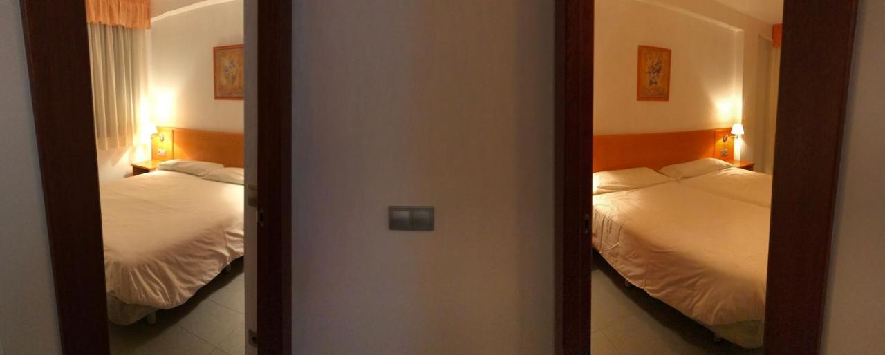 Apartamentos Turisticos Roc Del Castell กานีโญ ภายนอก รูปภาพ
