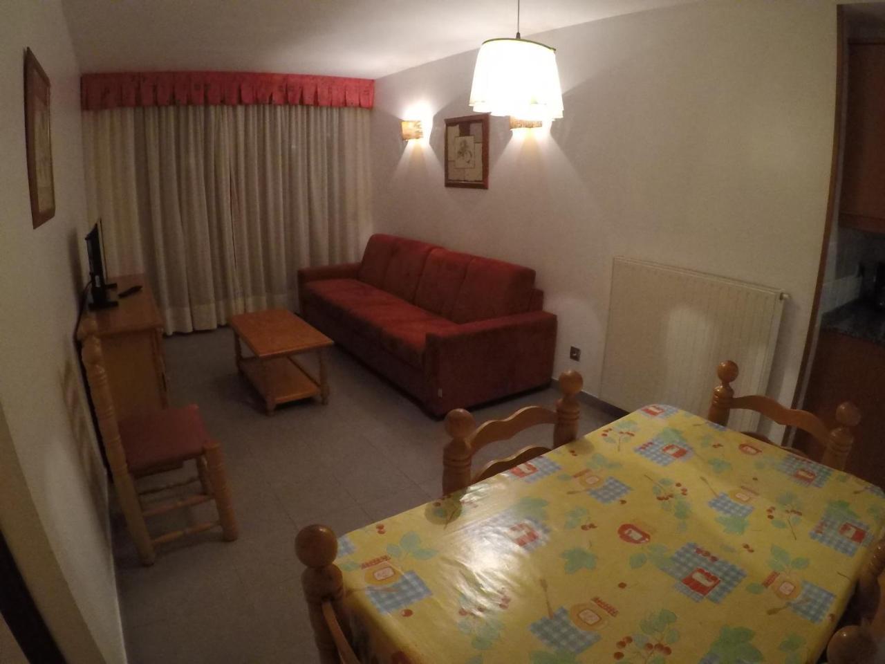 Apartamentos Turisticos Roc Del Castell กานีโญ ภายนอก รูปภาพ