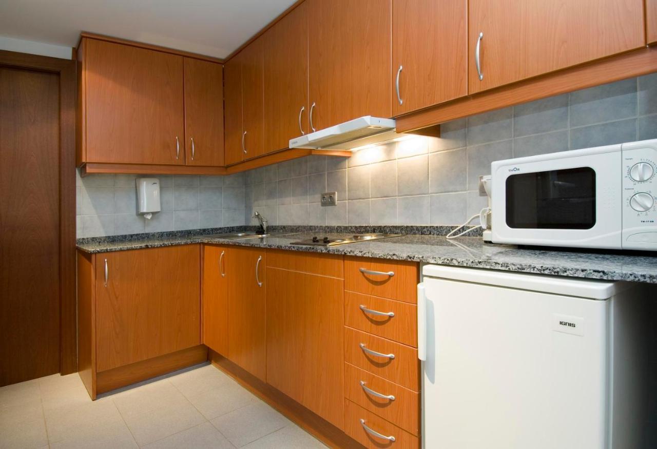 Apartamentos Turisticos Roc Del Castell กานีโญ ภายนอก รูปภาพ