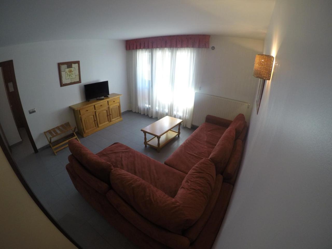 Apartamentos Turisticos Roc Del Castell กานีโญ ภายนอก รูปภาพ