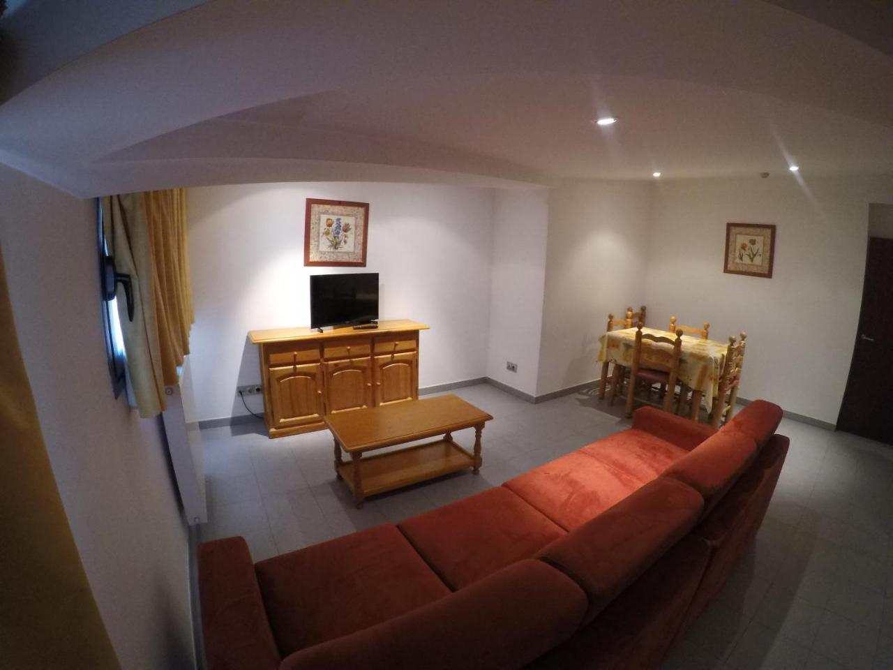 Apartamentos Turisticos Roc Del Castell กานีโญ ภายนอก รูปภาพ